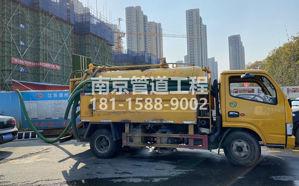 265酒楼建筑工地抽粪