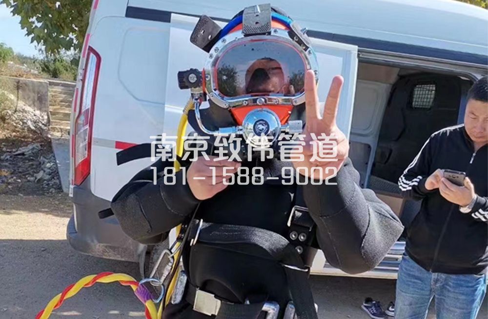 356酒楼沉淀池清底